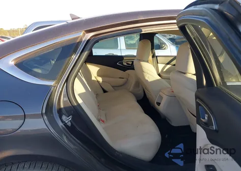 2015 Chrysler 200 Limited z USA, uszkodzony, nr VIN 1C3CCCAB2FN737710